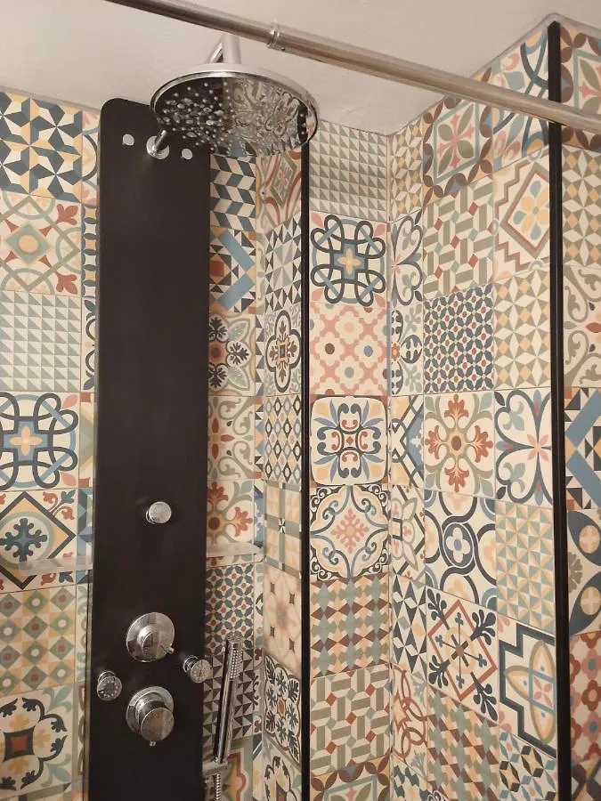 Cactus 2 Bedroom Apartment On Calle San Miguel Minutes From The Beach By Namaste Elite Torremolinos 0*,